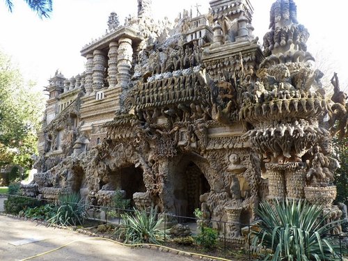 palacio-ideal-hauterives.jpg
