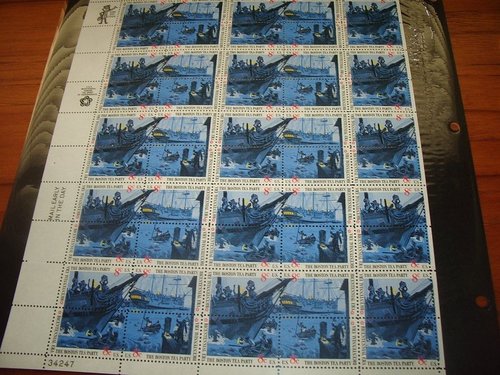 Sello Estados Unidos.1973. Bicentenial Era The Boston Tea Party. Pliego de 50 izquierda. Numeración inferior. Baja.JPG