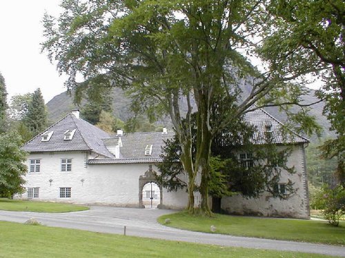 1989_Noruega_Baronía Rosendal_.jpg