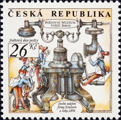 Día Mundial del Correo, ilustrado por Kállay con un teféfono Ericsson de 1891, del Museo Postal de Vyšší Brod