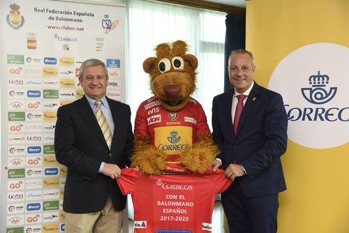 2017-08-01. NP_Correos_renueva_Balonmano. Imagen. Baja.JPG