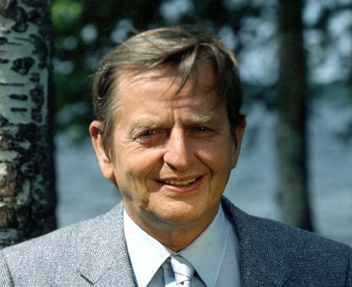 Fotografía de Olof Palme, obra de P. Knispel, muy similar a la grabada por Slania