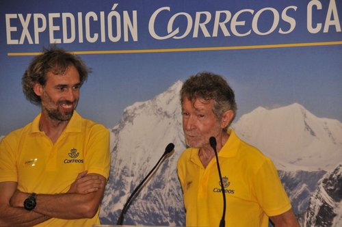 2017-10-06. NP_Bienvenida_y_agradecimiento_al_alpinista_Carlos_Soria_y_la_Expedición_Correos-Caser. Imagen. Baja.jpg