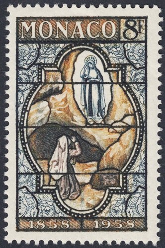 Vidriera decorada con la aparición de la Virgen a Bernadette. Grabado de Georges Bétemps, diseño de Bernard Minne
