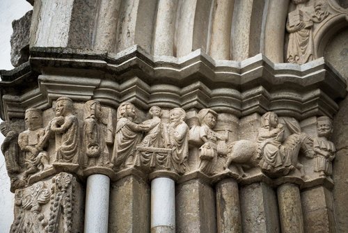 Relieves del portal de la Iglesia de Stånga, obra de Egypticus (sobre 1330-1380)