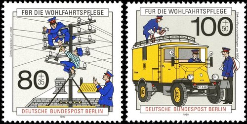 Poste de telefonía (1900) y transporte del correo hacia 1930. Berlín, 1990