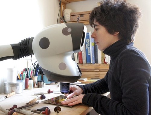 La joven artista y grabadora francesa Sarah Bougault