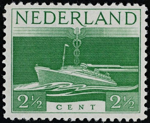 El transatlántico Nieuw Amsterdam, el &quot;barco de estado&quot; de los Países Bajos. Sello de 1944 grabado por P. Hall e impreso por Bradbury Wilkinson &amp; Co. Ltd