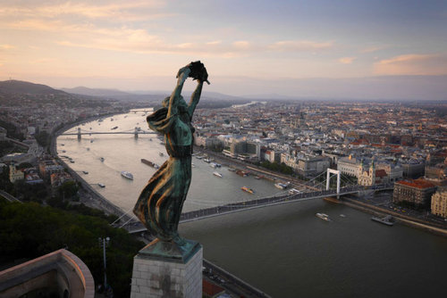 Estatua de la Libertad, Budapest