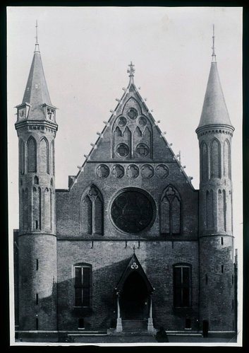Fotografía original de Ben van Noordwijk que utilizó Hartz para el diseño del sello del Ridderzaal