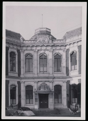 Fotografía original de Ben van Noordwijk que utilizó Hartz para el diseño del sello del Palacio de Kneuterdijk