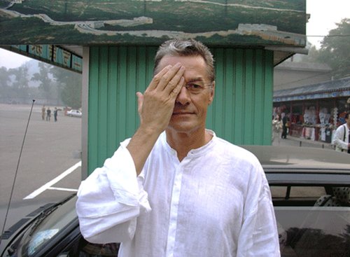 El artista neerlandés Jelle van der Toorn Vrijthoff