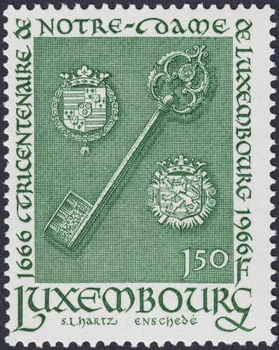 Luxemburgo, 1966, 300 aniversario de la proclamación de la Virgen María como patrona de la ciudad de Luxemburgo. Llave y escudo de armas de la ciudad de Luxemburgo, y escudo del Príncipe de Chimay. Diseño y grabado de Sem Hartz. Calcografía