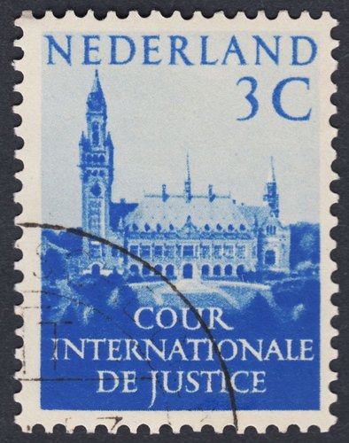Países Bajos, varios valores entre 1951 y 1977, Corte Internacional de Justicia de La Haya, Palacio de la Paz. Diseño de Sem Hartz. Huecograbado