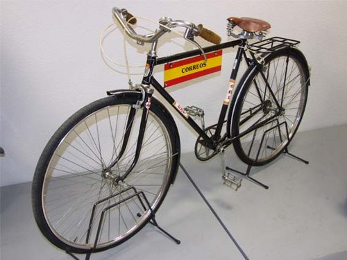 Sevilla. 2018-10-31 al 04-11. Exfilna 2018. ECC2018. Archivo General de Indias. Bicicleta.jpg