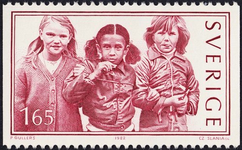 1982_Suecia_Tres niñas_result.jpg