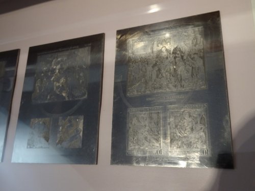 Aquí podemos entrever dos de las varias matrices originales que grabó Ondráček para confeccionar esta hojita de Dürer de 1989