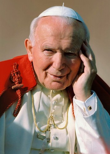 Fotografía de Juan Pablo II utilizada por Slania en el proceso de diseño y grabado de uno de los sellos emitidos por el Vaticano en el año 2002