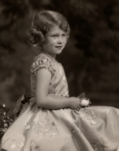Fotografía de la Princesa Isabel del Reino Unido tomada por Marcus Adams en 1934