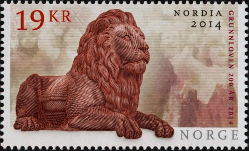 Noruega, 2014, Bicentenario de la Constitución, Nordia 2014. Uno de los leones del Parlamento de Noruega en Oslo. Sello diseñado por Enzo Finger y grabado por Sverre Morken. Impresión mixta de Enschedé en calcografía y offset