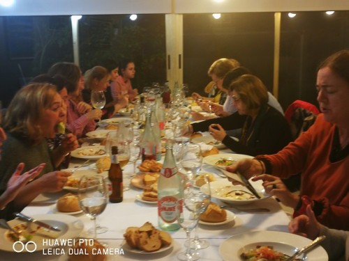 mesa de chicas