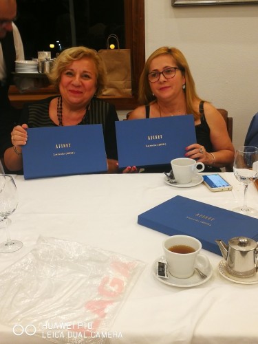 La presidenta y la Tesorera