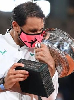 nadal-mascarilla-paris-kv7G-U120432106026ZSC-624x390@RC.JPG