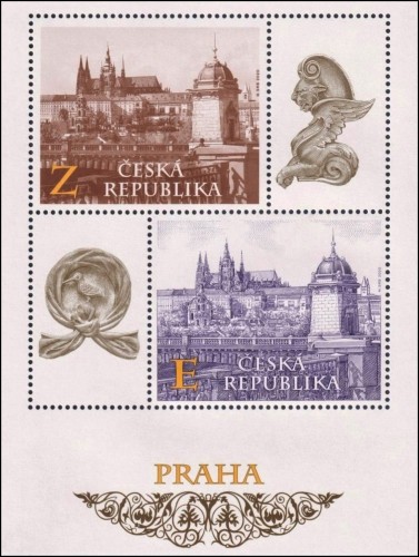República Checa, 2020, Vista del Castillo de Praga desde el Teatro Nacional. Hojita y sellos diseñados por Martin Srb, que graba a buril el sello inferior y las viñetas laterales. Impresión mixta en calcografía y offset