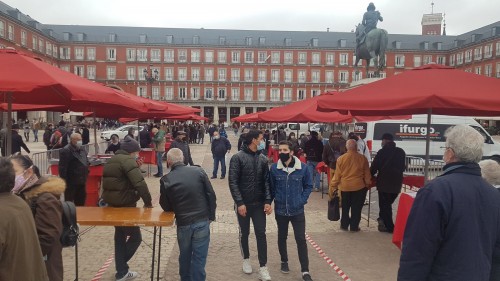 Plaza Mayor. Mercadillo. 2021-01-31. Imagen 7. Baja.jpg