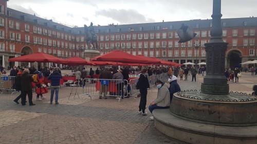 Plaza Mayor. Mercadillo. 2021-01-31. Imagen 1. Baja.jpg