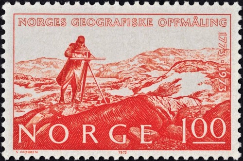 Noruega, 1973; Bicentenario de la Sociedad Geográfica de Medición de Noruega. Topógrafo en el norte de Noruega. Sello diseñado y grabado por Sverre Morken; impresión en calcografía