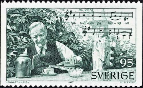 Suecia, 1977; Turismo en Roslagen. Poeta Evert Taube (1890-1976) y su canción &quot;Calle Schewens vals&quot;: terrateniente Carl Fredrik Mauritz von Schewen. Sello diseñado y grabado por Czeslaw Slania, utilizando una fotografía de Lennart Nilsson. Impresión en calcografía