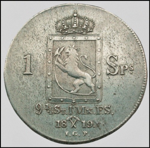 Moneda noruega de 1819 usada por Morken en el diseño de uno de los sellos que en 2016 celebró el 200 aniversario del Banco Nacional de Noruega