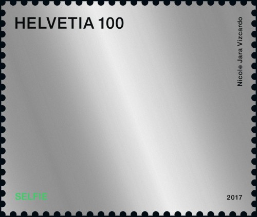 Suiza, 2017; Carta versus correo electrónico, Selfie. Sello diseñado por Nicole Jara Vizcardo. Impresión en offset sobre papel reflectante plateado