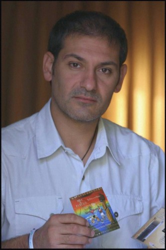 El artista gráfico Mauricio Navarro González