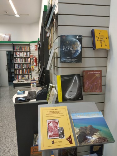 LIBRERIA PICASSO ALMERIA 1 (2).jpg
