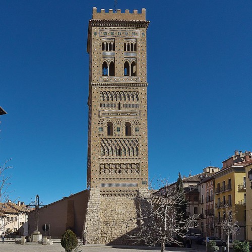 800px-Iglesia_de_San_Martín,_Teruel._Torre.jpg