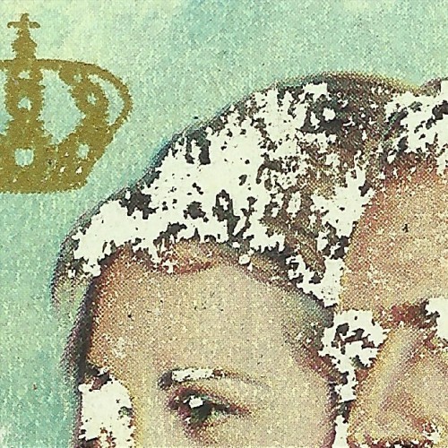 La corona, intacta