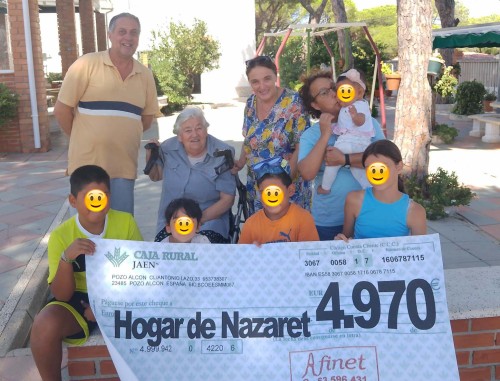 Entrega Hogar Nazaret.jpg