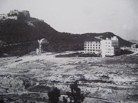 el_castillo_y_el_hospital_del_perpetuo_socorro_finales_de_los_40.jpg