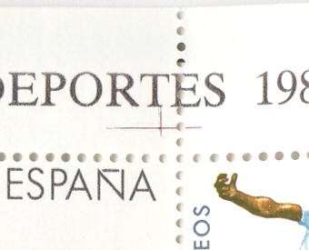 Edifil 2850. Marca de alineación central superior.jpg