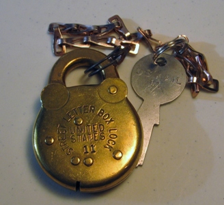 US MAIL STREET LETTER BOX LOCK PADLOCK & KEY ok.jpg