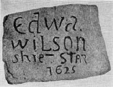 Buzón &quot;piedra&quot; con la inscripción &quot;Edward Wilson- ship STAR- 1625&quot;