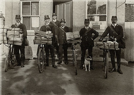 6postmen.jpg