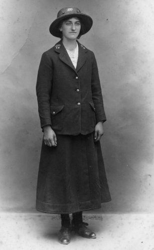 Postwoman02.jpg