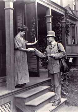 B1905_426_Mailman.jpg