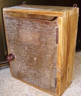 .ANTIGUO BUZÓN - CAJA ARMARITO DE COLGAR Ok.jpg