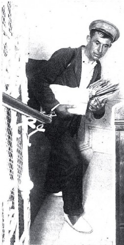 cartero-escaleras-1933.jpg