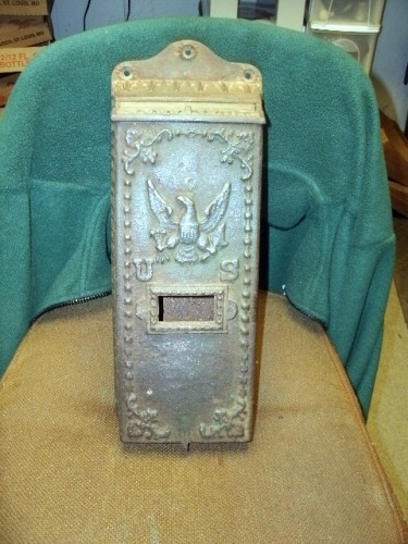 1890'S U.S.MAIL MAIL BOX LETTER BOX W - EAGLE CAST IRON NO RESERVE 1.jpg