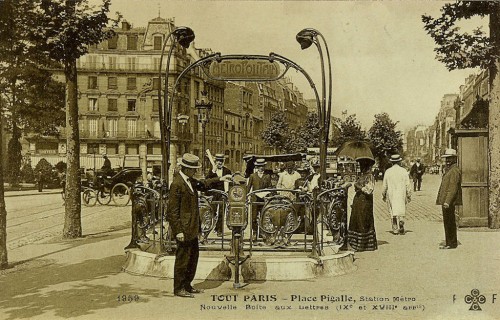 1339139085-Paris-Metro-Pigalle-Station-2-JPR.jpg